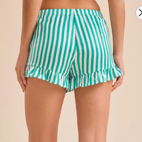 Altar’d State Merry Striped Sleep Short Christmas pajama bottom - Picture 4 of 4